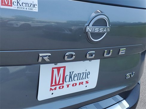 Used 2023 Nissan Rogue SV image 27