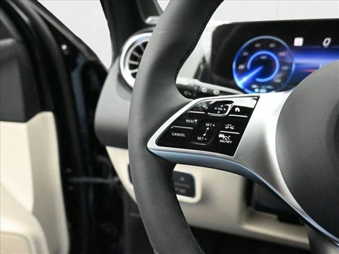 New 2025 Mercedes-Benz EQB 300 4MATIC image 15