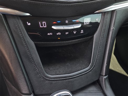 Used 2017 Cadillac XT5 Luxury image 26