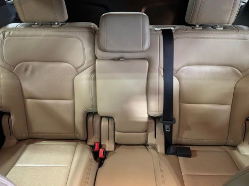 Used 2017 Ford Explorer Limited image 22