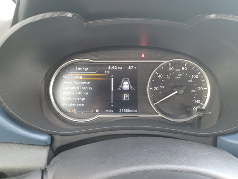 Used 2024 Nissan Versa SV w/ Trunk Package image 17