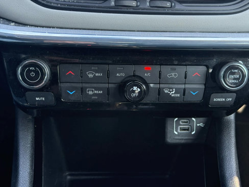 Used 2022 Jeep Compass Limited w/ Elite Group image 23