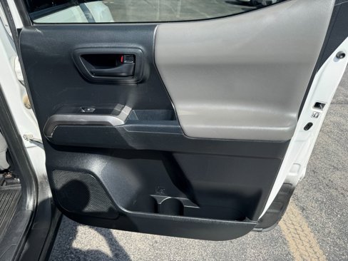 Used 2018 Toyota Tacoma SR5 image 33