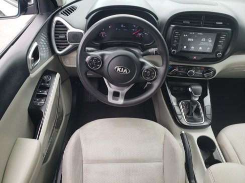 Used 2020 Kia Soul LX image 3