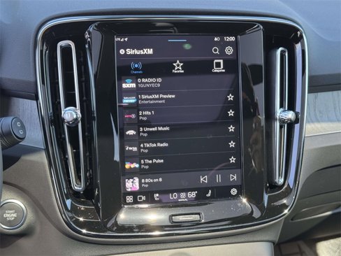 Certified 2025 Volvo XC40 B5 Core w/ Protection Package Premier image 25