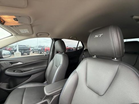 Used 2025 Buick Encore GX Sport Touring w/ Black Roof Package image 16