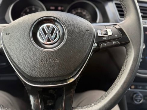 Used 2020 Volkswagen Tiguan SE R-Line image 38