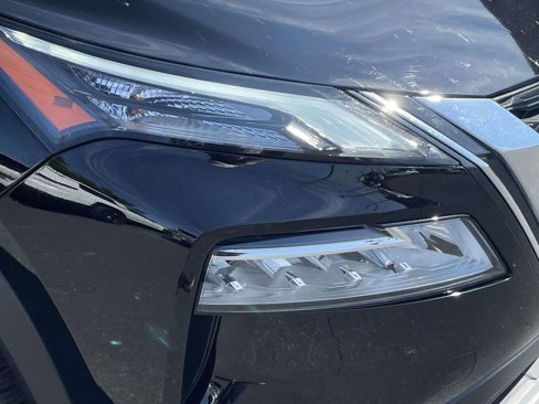 Used 2023 Nissan Rogue SV image 9