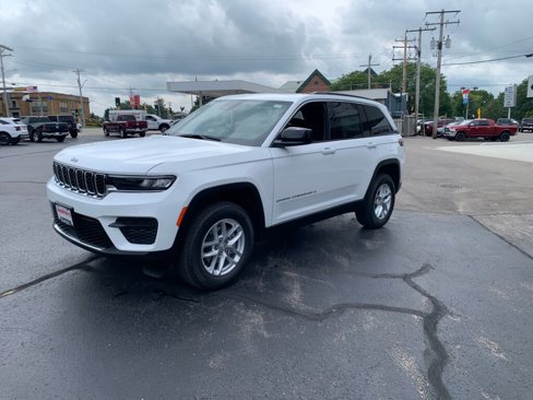 New 2025 Jeep Grand Cherokee Laredo X w/ Luxury Tech Group I image 4