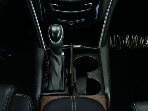 Used 2018 Cadillac XTS Luxury image 5