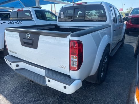 Used 2020 Nissan Frontier SV image 6
