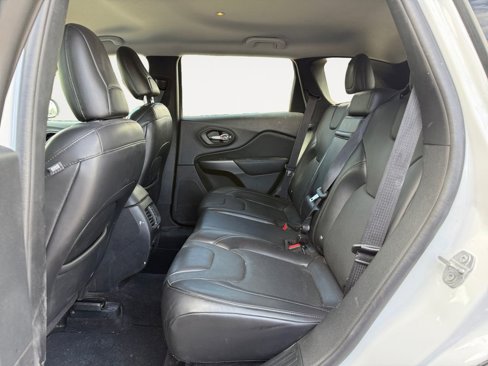 Used 2019 Jeep Cherokee Limited w/ Technology Group image 13