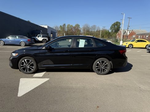 Used 2024 Volkswagen Jetta Sport image 9