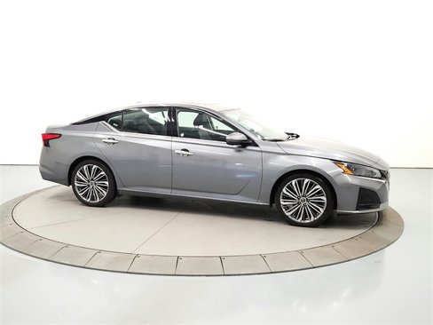 Used 2023 Nissan Altima 2.5 SL image 9