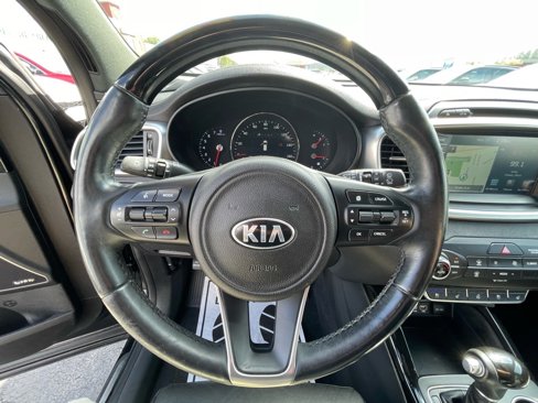 Used 2016 Kia Sorento SX image 21