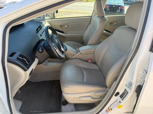 Used 2011 Toyota Prius Five image 16