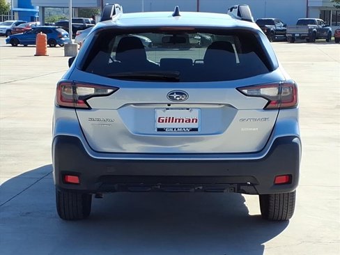 Used 2023 Subaru Outback Premium image 8