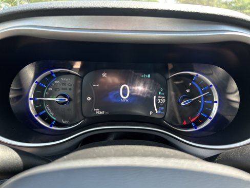 Used 2021 Chrysler Pacifica Touring w/ S Appearance Package image 23