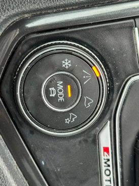Used 2018 Volkswagen Tiguan SE w/ 3rd Row Seat Package image 32