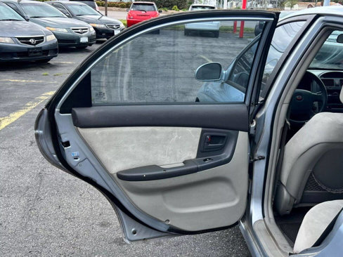 Used 2005 Kia Spectra LX image 7