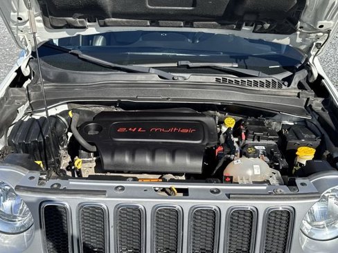 Used 2018 Jeep Renegade Limited w/ UConnect 8.4 Nav Group image 31