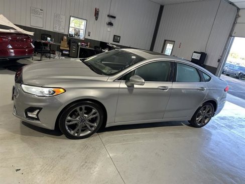 Used 2020 Ford Fusion Titanium image 3