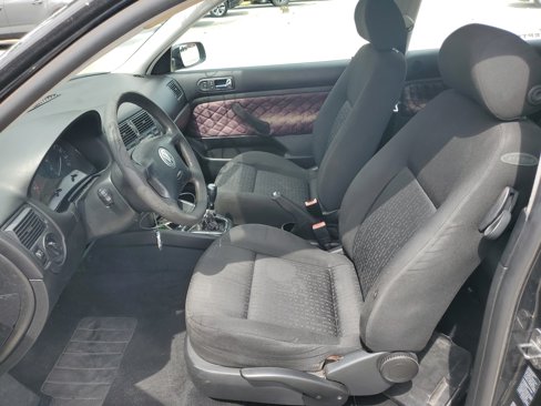 Used 2004 Volkswagen Golf GL image 11