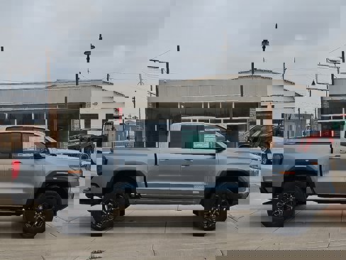 New 2025 GMC Canyon Elevation w/ Convenience Package image 5
