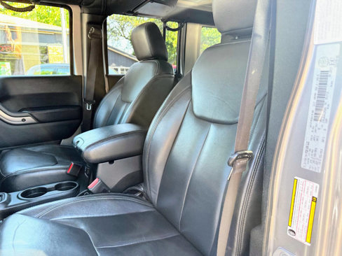 Used 2018 Jeep Wrangler Unlimited Sahara image 19