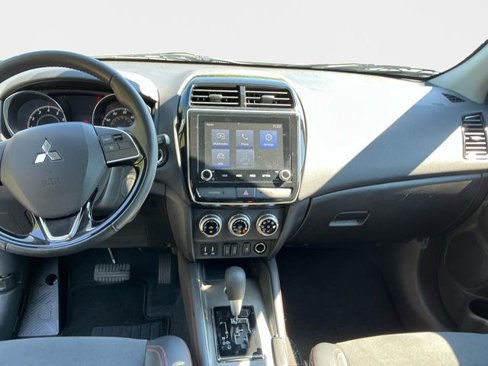 Used 2024 Mitsubishi Outlander Sport SE image 11