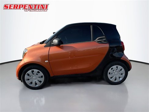 Used 2016 smart fortwo pure image 10