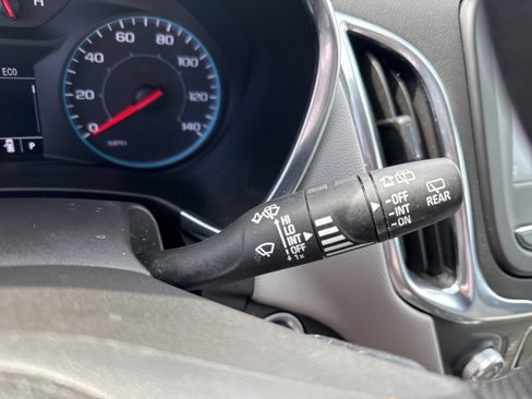 Used 2021 Chevrolet Equinox LS w/ LS Convenience Package image 19