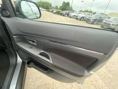 Used 2024 Mitsubishi Outlander Sport ES image 27