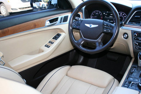 Used 2015 Hyundai Genesis 3.8 w/ Option Group 02 image 16