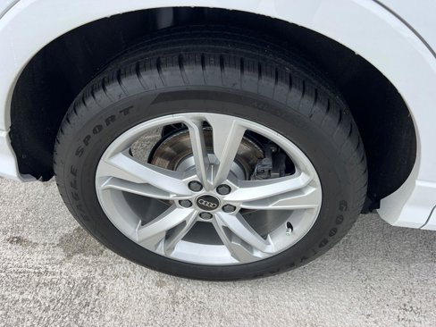 Certified 2024 Audi Q3 2.0T Premium Plus w/ Premium Plus Package image 17