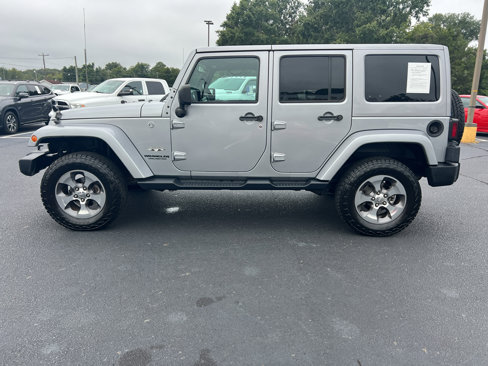 Used 2017 Jeep Wrangler Unlimited Sahara w/ Connectivity Group image 12