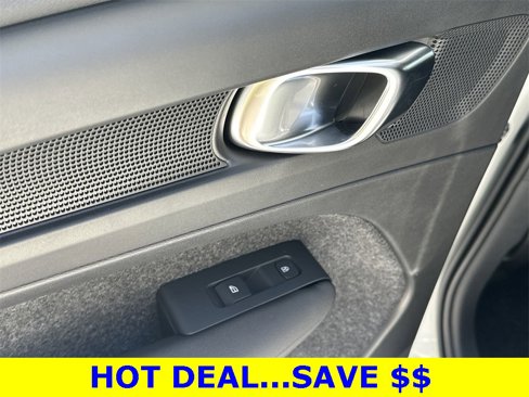 New 2024 Volvo XC40 Recharge Plus w/ Protection Package Premier image 14