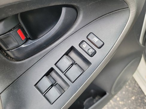 Used 2011 Toyota RAV4 4WD image 11