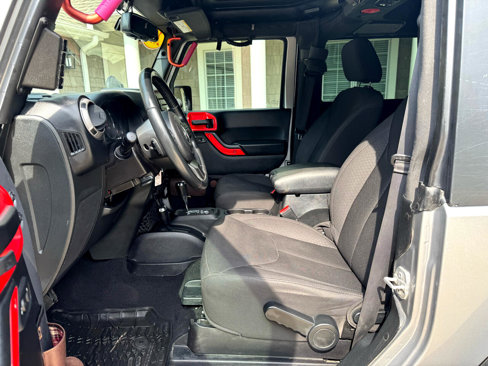 Used 2015 Jeep Wrangler Sport image 12