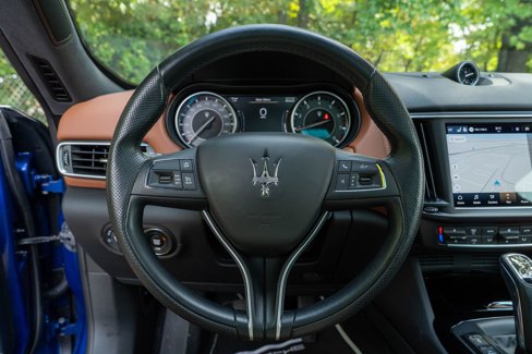 Used 2022 Maserati Levante Modena image 20