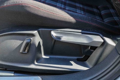 Used 2015 Volkswagen GTI SE image 22