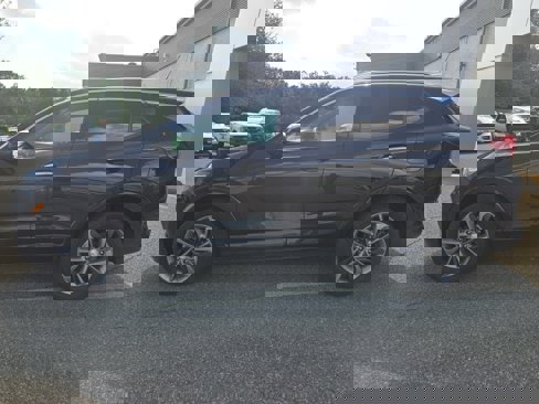 Used 2022 Buick Encore GX Essence w/ Advanced Technology Package image 4