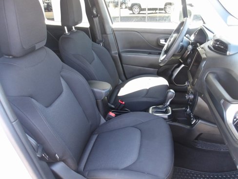 Used 2023 Jeep Renegade Latitude image 15
