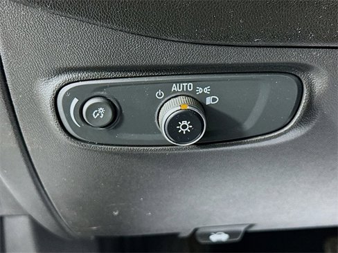 Used 2020 Chevrolet Equinox LS image 10
