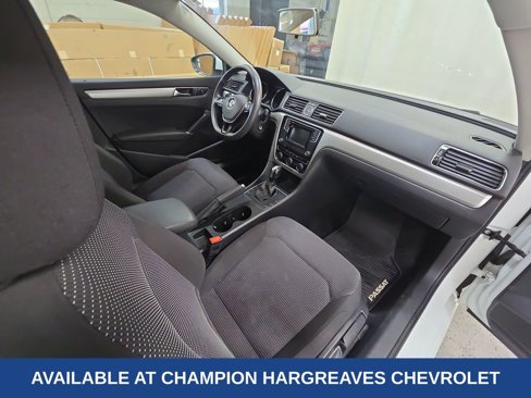 Used 2017 Volkswagen Passat 1.8T S image 38