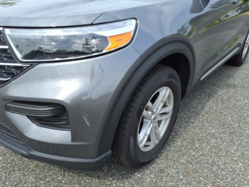 Used 2022 Ford Explorer XLT image 8