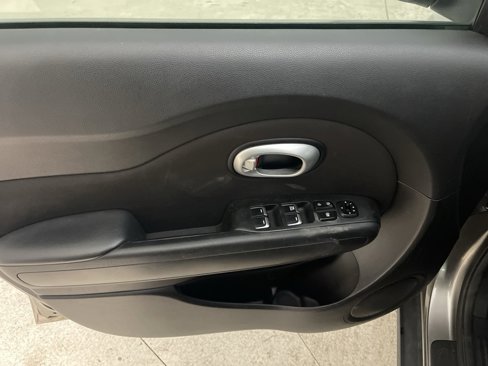 Used 2018 Kia Soul image 19