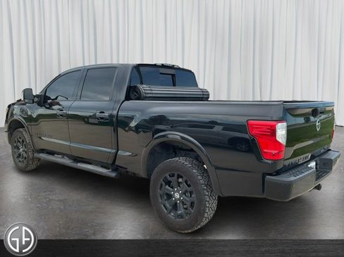 Used 2018 Nissan Titan SL w/ Midnight Edition image 7