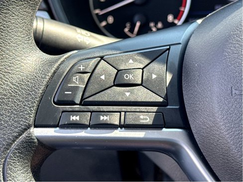 Used 2024 Nissan Altima 2.5 SV image 15