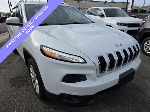 Used 2016 Jeep Cherokee Latitude image 1